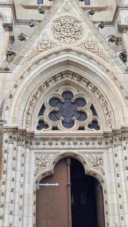 Église Saint-Rémi de Château-Gontier - Photo 2