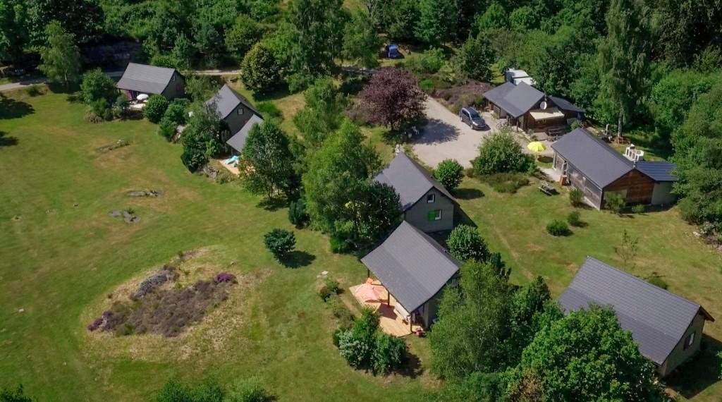 Camping ECRIN D'AUVERGNE : LODGES & SPA PRIVATIF