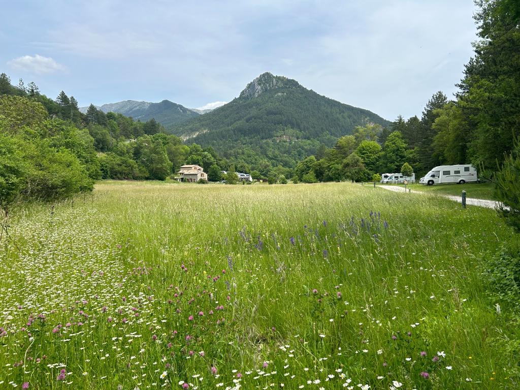 Camping Les Framboiseilles - White Rock