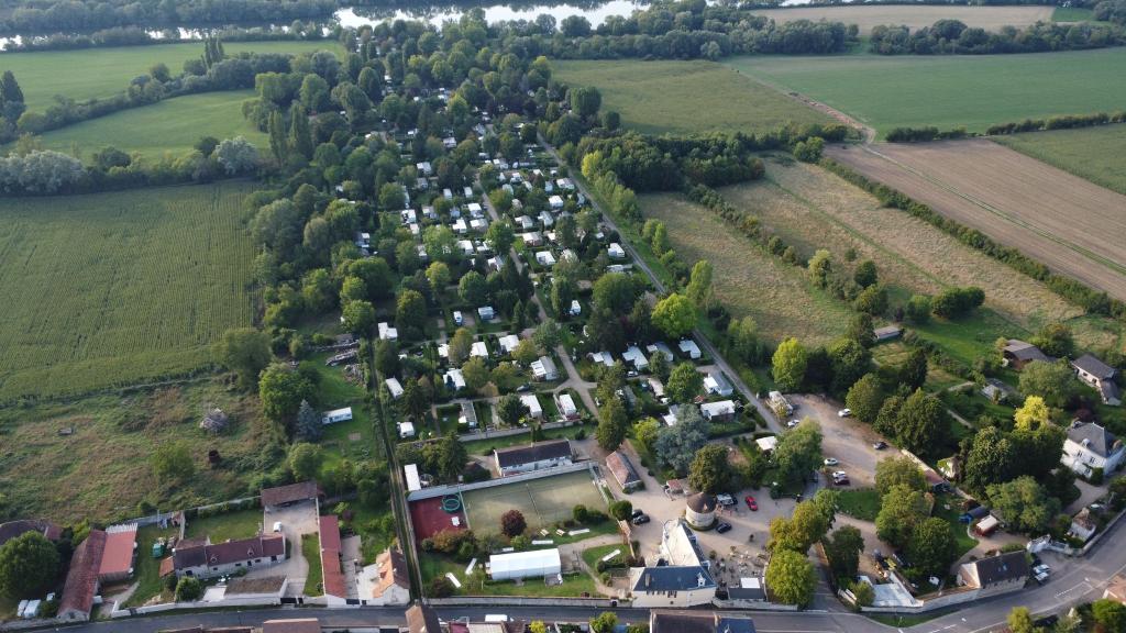 Camping Le Château de Bouafles