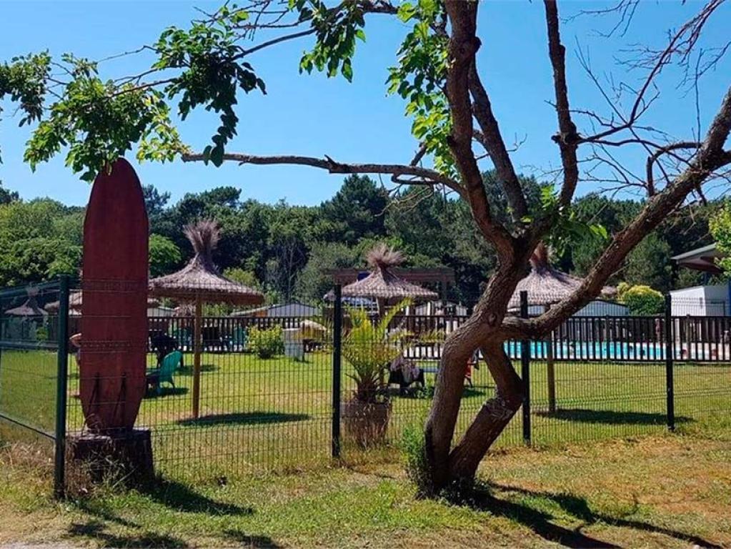 Camping Les Pins Bleus