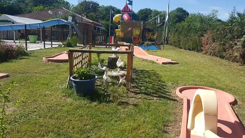 Camping Les Chalets sur La Dordogne