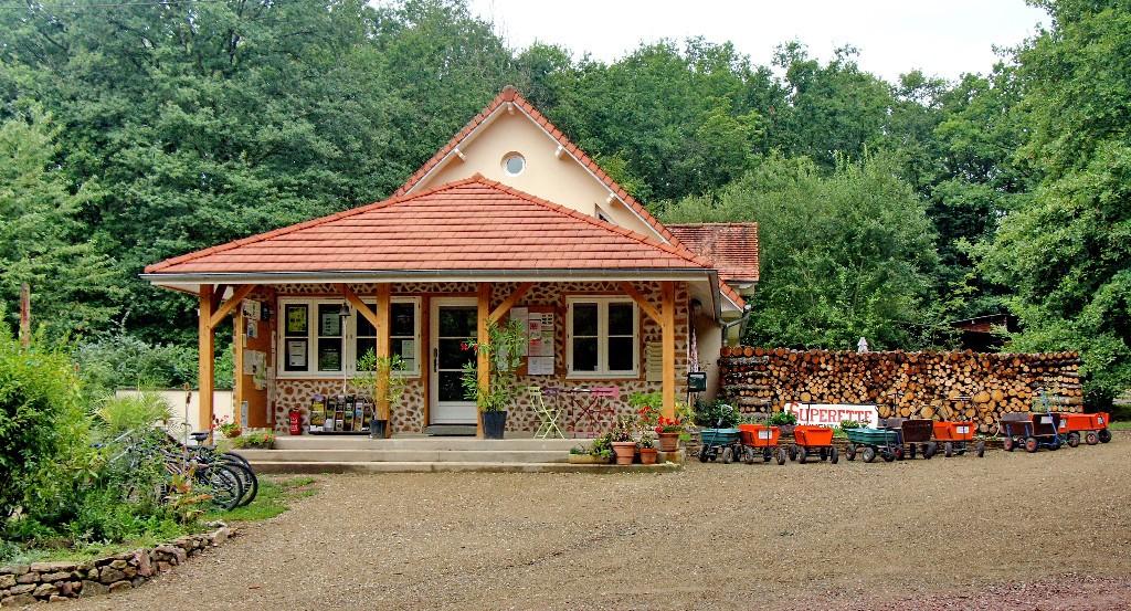 Camping Creuse Nature Naturiste****